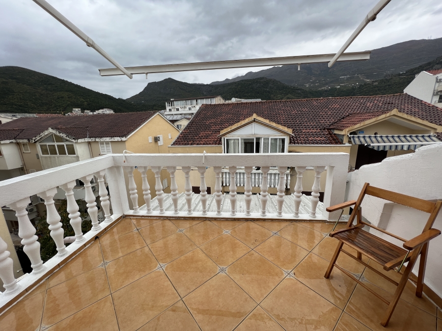 Jednosoban stan u zgradi starije gradnje u ulici Babilonija, nedaleko od nove osnovne skole