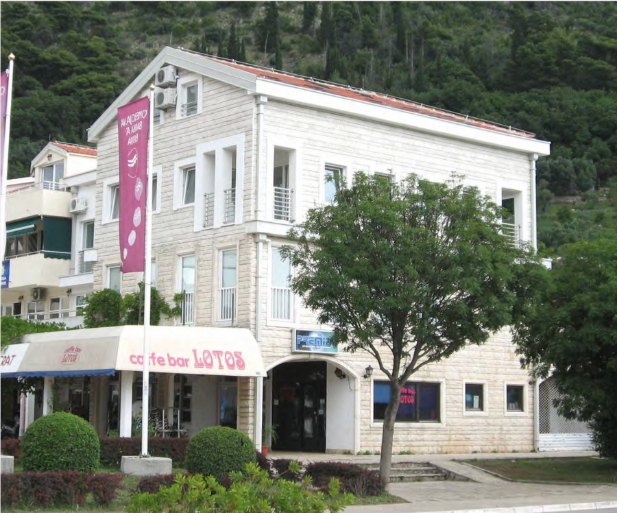 Stambeno poslovni kompleks na ulazu u Budvu