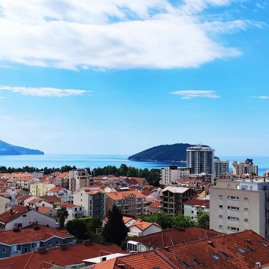 Moderno opremljen jednosoban stan sa prelijepim pogledom u naselju Rozino, Budva