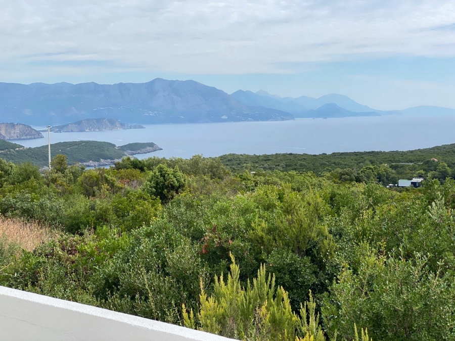 Manja vila sa bazenom u mjestu Krimovica, iznad plaze Trsteno