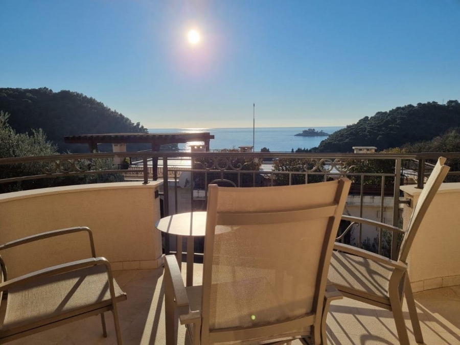 Snizena cijena! Dvosoban stan u Petrovcu sa fantasticnim pogledom i terasom od 114m2